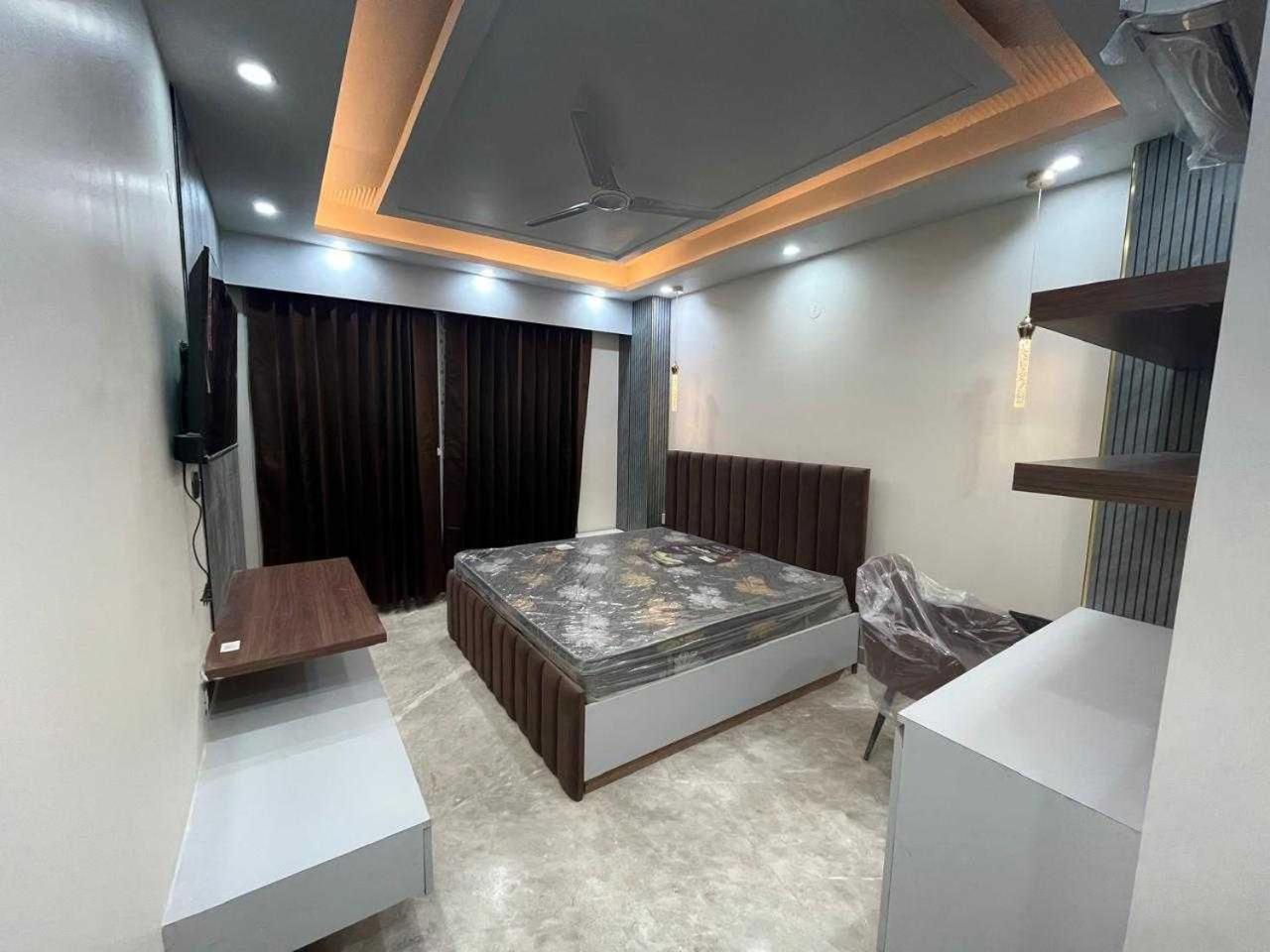 Super Hotel O Sector 43 Gurgaon Eksteriør billede