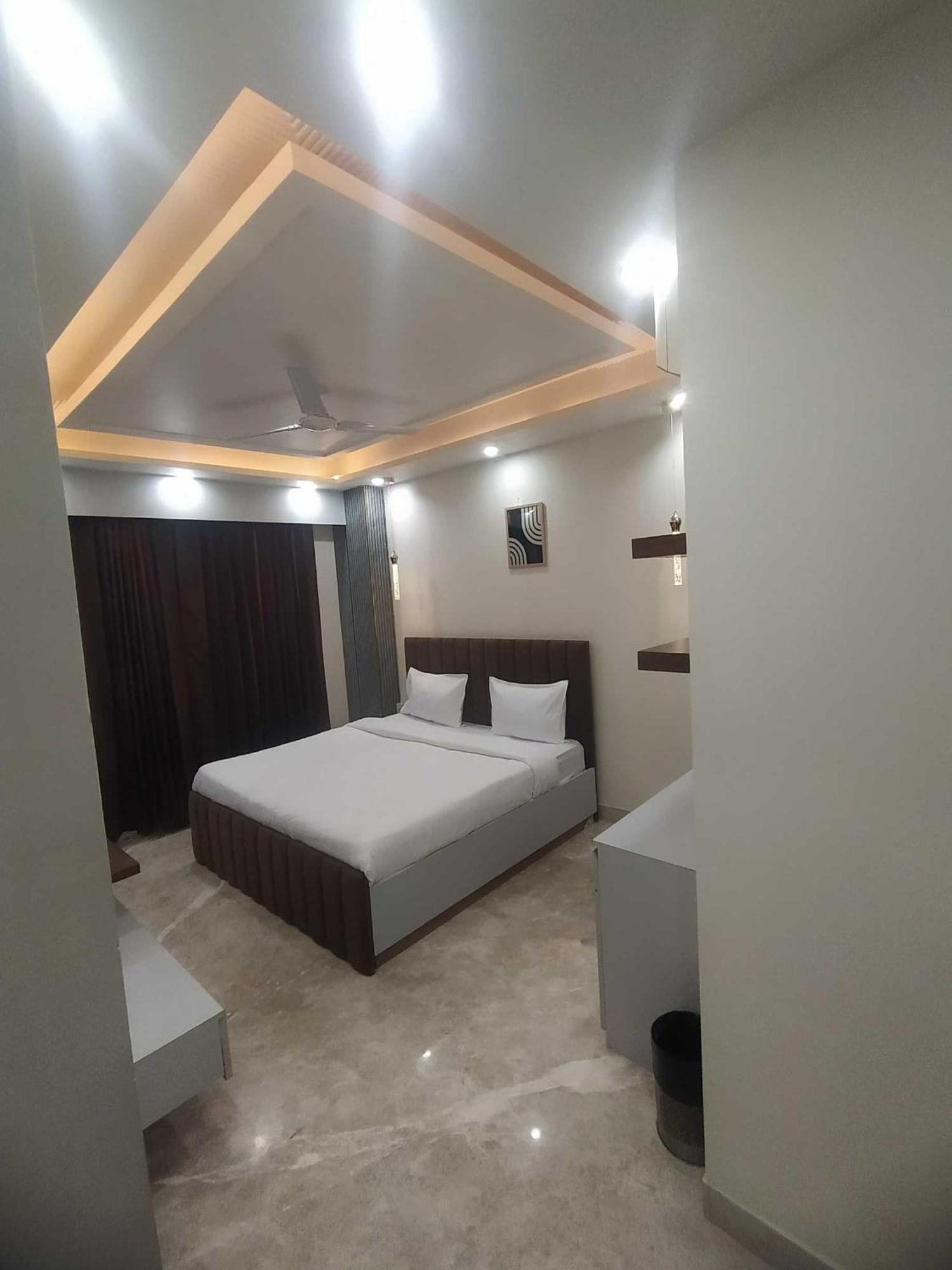 Super Hotel O Sector 43 Gurgaon Eksteriør billede